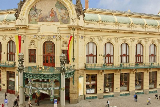 Private Half-Day Sightseeing Tour in Prague - Commentary varies, so ask the right questions