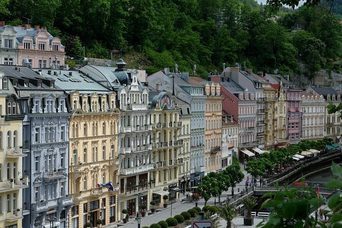 Private Karlovy Vary trip from Prague with glassworks All-Incl. - Is $335.70 per person a fair price?