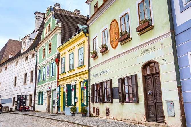 Private Luxury Transfer to Cesky Krumlov from Prague - Who will get the most from this transfer