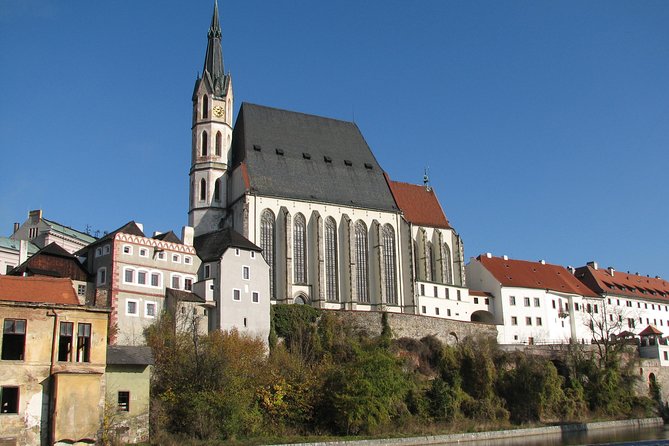 Private One-Way Sightseeing Transfer from Prague to Vienna via Cesky Krumlov - Key Points Before You Book