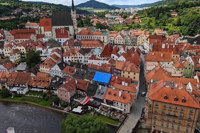 Private One-Way Sightseeing Transfer from Prague to Vienna via Cesky Krumlov - Making the Most of Your Free Time