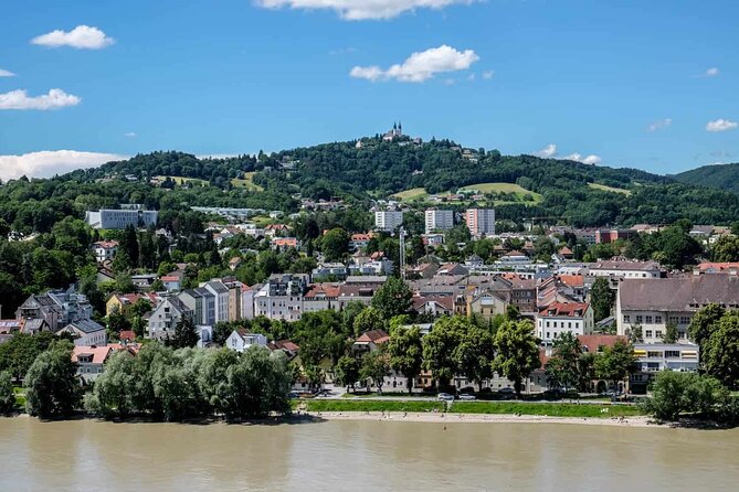 Private one way transfer from Cesky Krumlov to Linz - Key Points At A Glance