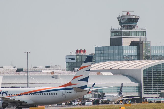 Private Prague Airport Departure Transfer - A simple ride from Prague city centre to the airport