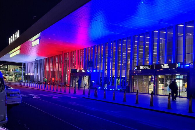 Private Prague Airport Departure Transfer - What the private car means for your group