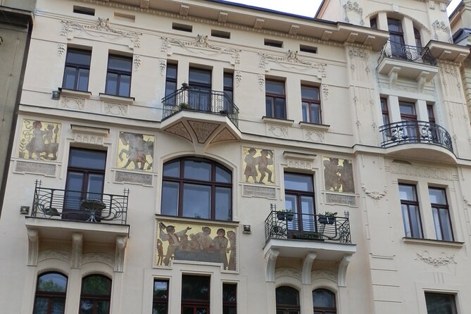 Private Prague Art Nouveau and Cubism Walking Tour - Na Příkopě and the Cubist lamppost