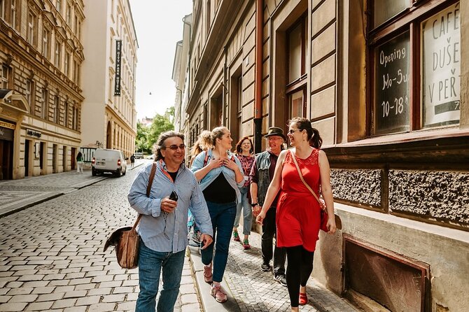 Private Prague City Highlights Tour with a Stop at a Czech Cafe - Reaching Prague Castle