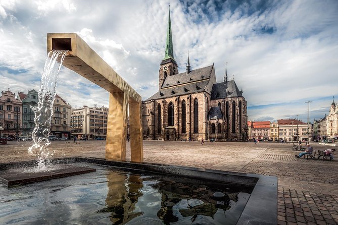 Private Prague to Munich luxury transfer via Pilsner Brewery - The drive from Prague or Munich to Pilsen