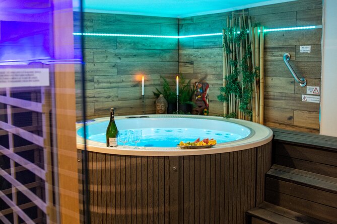 Private Spa with Jacuzzi and Sauna - BLACK ZONE - Prosecco, fruit, coffee, and the useful extras