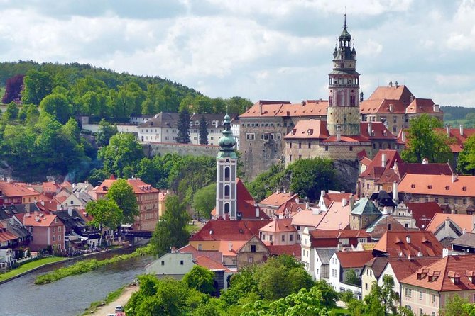 Private Tour: Cesky Krumlov Day Trip from Prague - How the private guide and driver divide the day