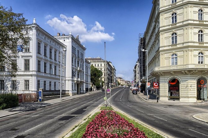 PRIVATE TOUR: From Prague to stunning Vienna with local guide - Why a private Prague to Vienna day trip can work