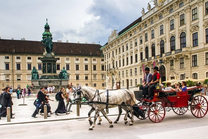 PRIVATE TOUR: From Prague to stunning Vienna with local guide - The guided walk through Vienna