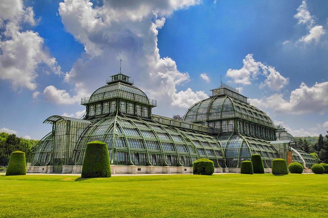 PRIVATE TOUR: From Prague to stunning Vienna with local guide - What the $692.93 price really buys
