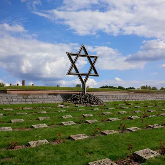 Private Tour to Terezin Concentration Field - Seeing the main fortress and Jewish Ghetto