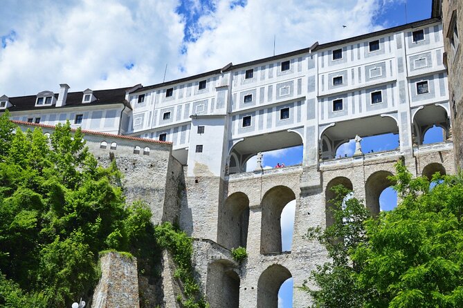 Private Transfer from Cesky Krumlov to Prague - Leaving Cesky Krumlov without the luggage hassle