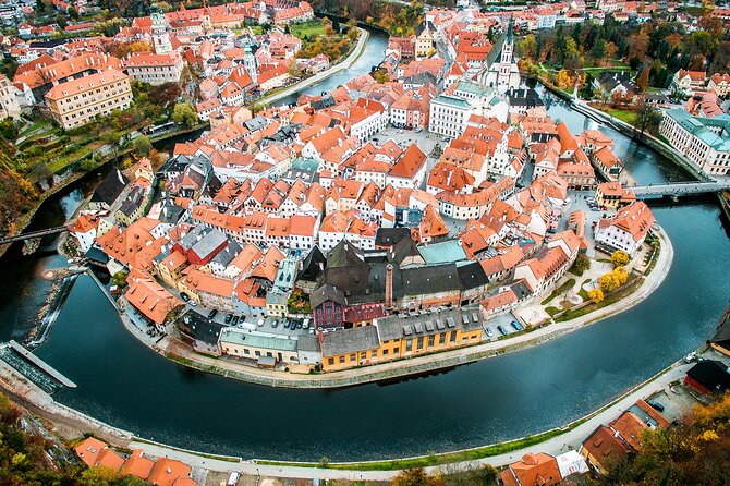 Private Transfer from Cesky Krumlov to Prague - The standard car and van choices