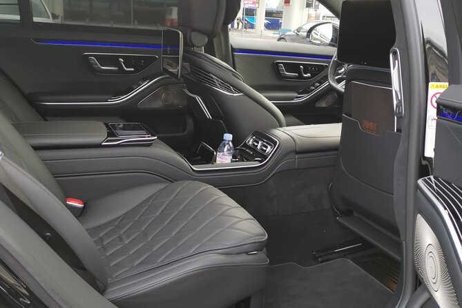Private Transfer from Prague Airport to Prague City Hotels 1 - 3 pax - Booking timing and cancellation terms