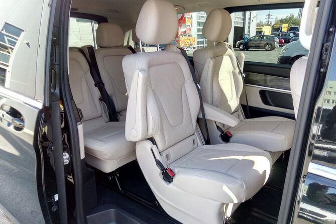Private Transfer from Prague Airport to Prague City Hotels 1 - 7 pax - Who should book this transfer?
