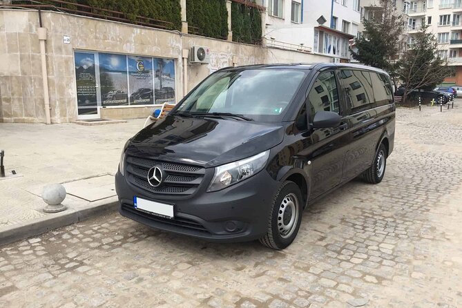 Private Transfer from Prague Airport to Prague City Hotels 1 - 7 pax - A private ride for families and small groups