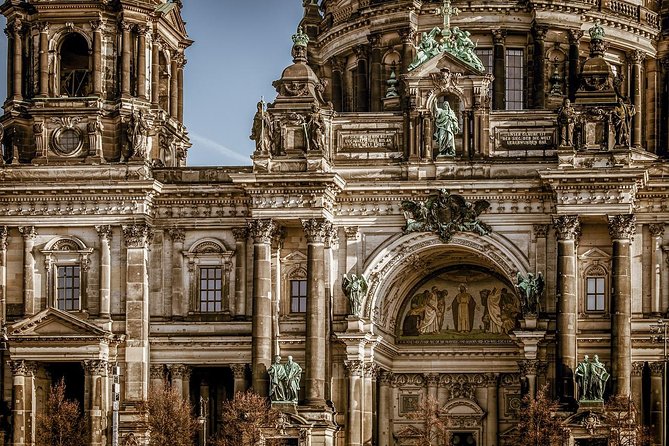 Private Transfer from Prague to Berlin, Hotel-to-hotel, English-speaking driver - The lunch stop: useful flexibility, not a sightseeing visit