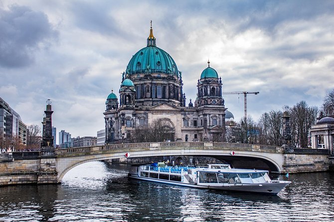 Private Transfer from Prague to Berlin, Hotel-to-hotel, English-speaking driver - The vehicle depends on your passenger count