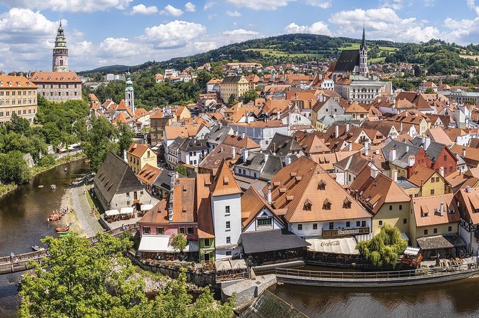 Private Transfer from Prague to Cesky Krumlov, English-speaking driver - Vehicle Choices for One to Fourteen People
