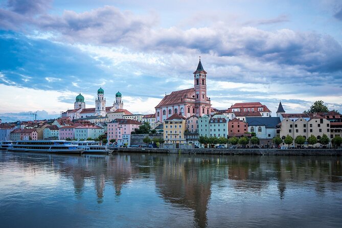 Private transfer from Prague to Passau, 2h of Sightseeing stop - Key points at a glance