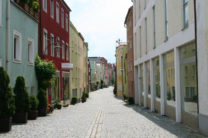 Private Transfer from Prague to Vilshofen with stop in Č.Krumlov or Hluboká - What the five-hour journey feels like