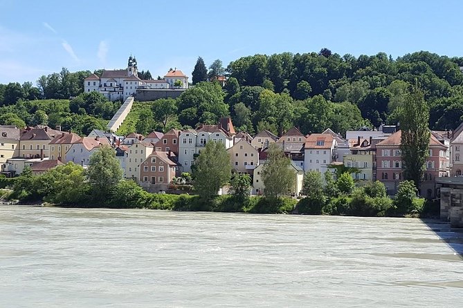 Private Transfer Prague to Passau or Passau to Prague with stop in Cesky Krumlov - Key points to know before booking