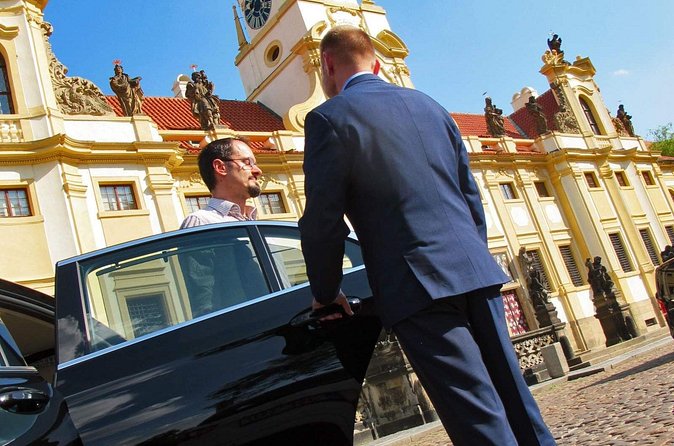 Private transfer: Prague to Vienna - Is $548.06 per person good value?