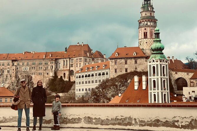 Private UNESCO Český Krumlov Trip from Prague with Local Guide - The viewpoint and two hours to explore alone