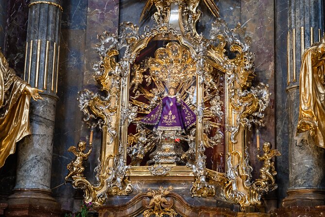 Private Walking tour: From Charles Bridge to Prague Castle - Malá Strana and the stories of Jánský vršek