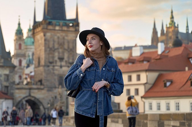 Professional photoshoot at Charles Bridge Prague - What 30 minutes really gives you