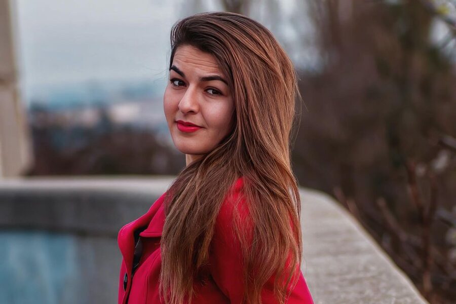Professional photoshoot in Prague - 1 hour, 30 or 15 min - Starting at Charles Bridge