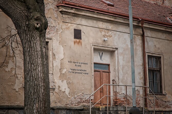 Psychiatric Hospital & Abandoned Cemetery - Bohnické údolí and the Vltava view