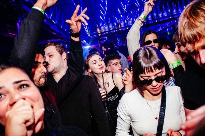 PUB CRAWL IN PRAGUE | Admission Ticket - My take on the 4.7 rating and party focus