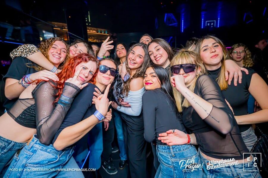 Pub Crawl with Shots and Night Club I Prague - How this compares with going out alone