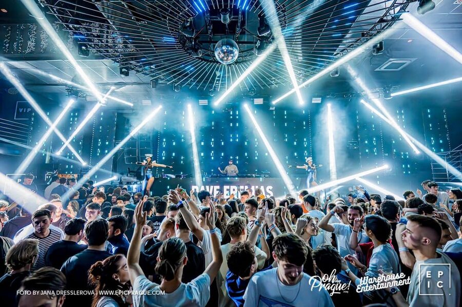 Pub Crawl with Shots and Night Club I Prague - Finishing at Epic Prague