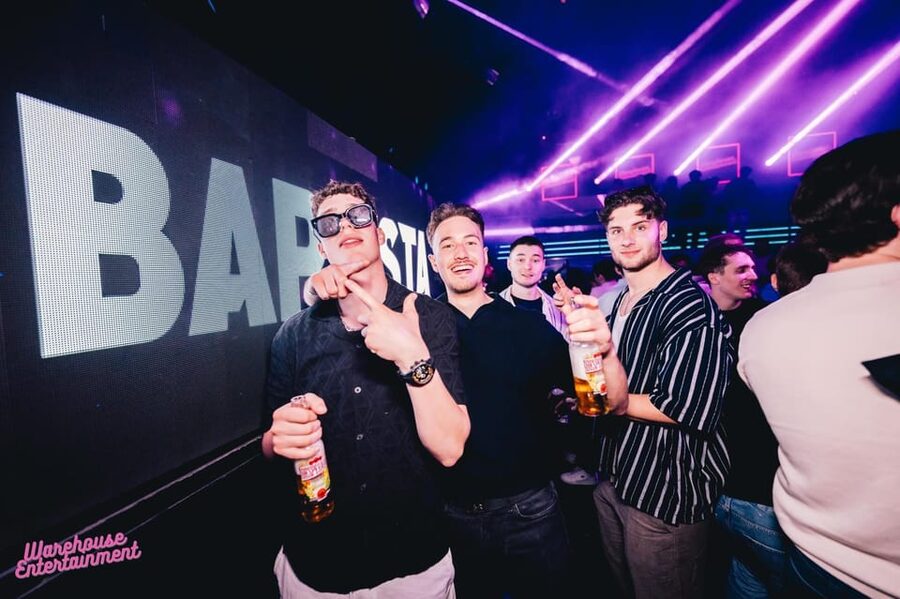 Pub Crawl with Shots and Night Club I Prague - How long nine hours feels in practice