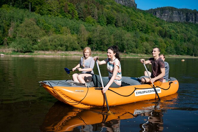 Rafting from Děčín to Bad Schandau and back on bikes - Who will enjoy this five-and-a-half-hour outing