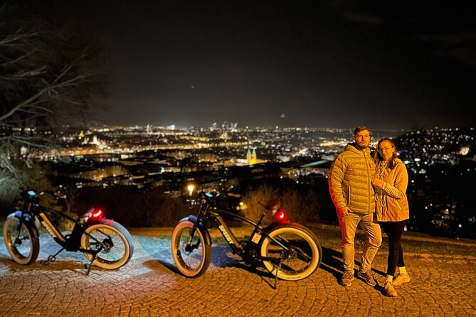 Retro Style E-Bike Night Tour in Prague - Live Guided - Starting at Štěpánská 55 with a short training ride