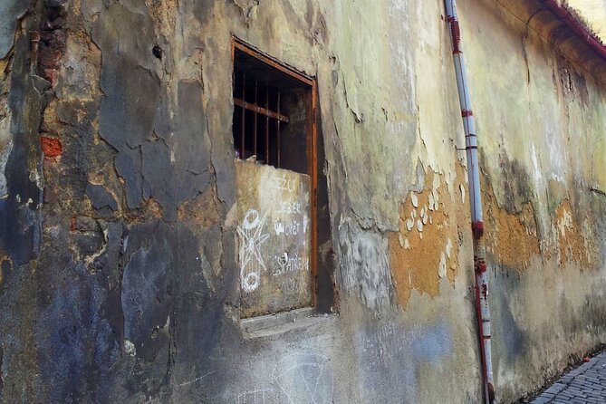 Scary Prague Walking Tour - The old synagogue and Prague’s uneasy legends