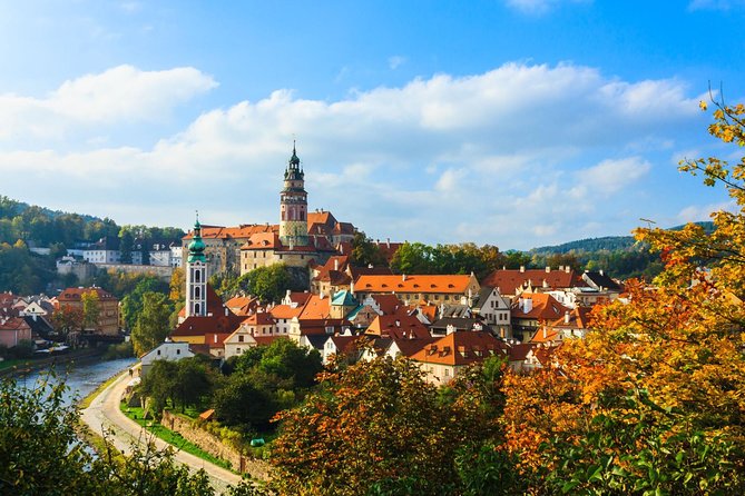 Scenic transfer from Prague to Passau with 4 hours sightseeing in Cesky Krumlov - Arriving in Cesky Krumlov, the Southern Bohemian Jewel