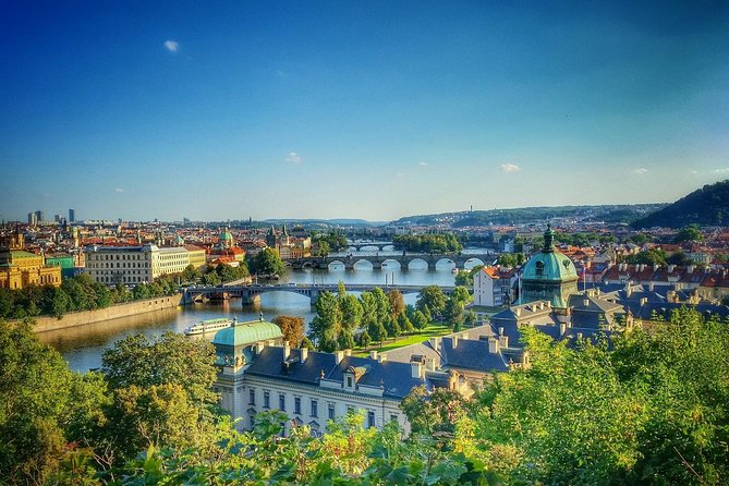 Shared Arrival Transfer: Prague Airport to Hotels - The shared minivan ride into Prague