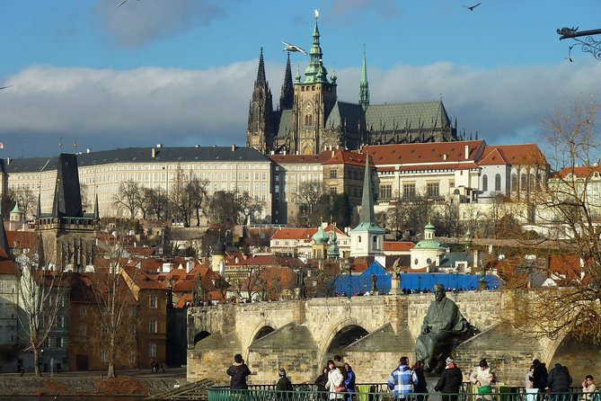 Shared Departure Transfer: Prague Hotel to Prague Airport - Is $27.63 a fair price?