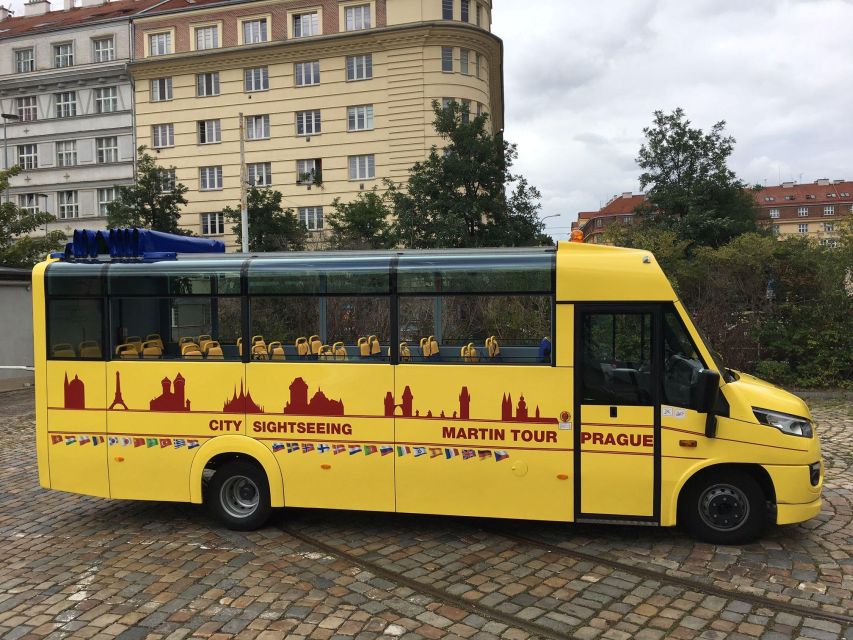 Short city tour by bus - 1 hour - What this one-hour Prague bus tour is really for