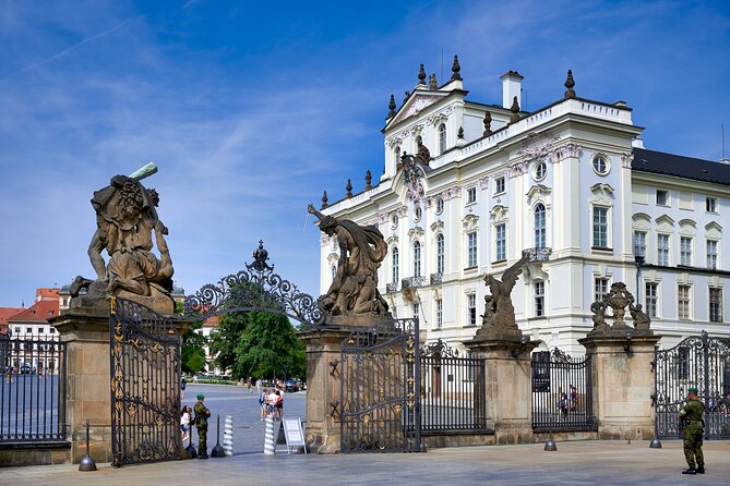 St Vitus Cathedral and Prague Castle Private Walking Tour - Choosing the four-hour castle experience