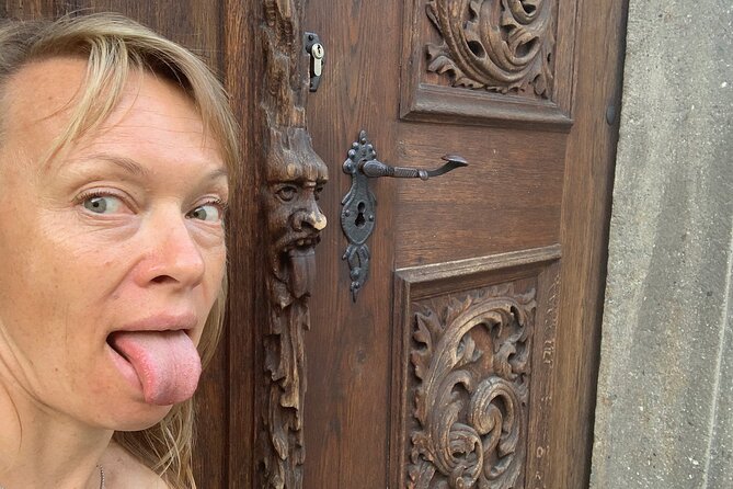 The Best of - private tour with PERSONAL PRAGUE GUIDE - Crossing Charles Bridge with practical timing advice