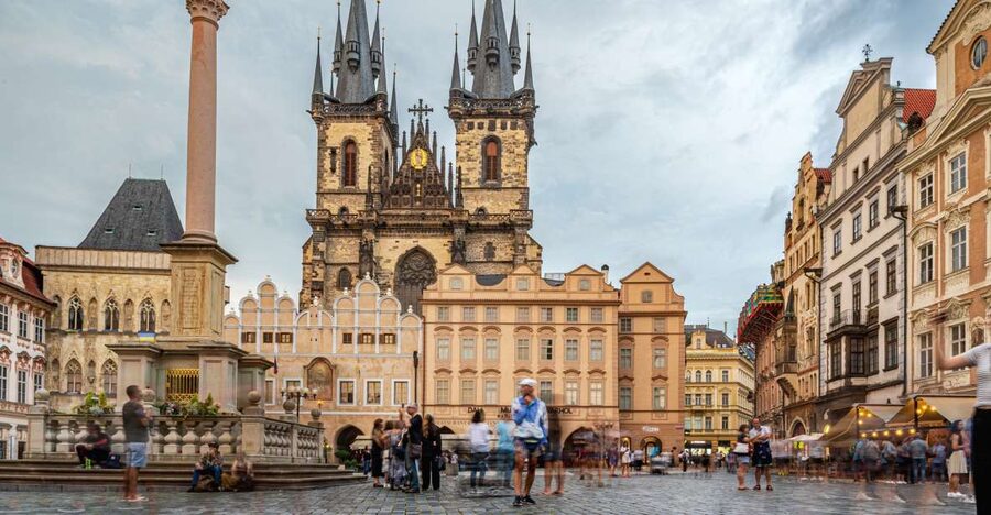 The Royal road, walking tour in french - Old Town Square and the Astronomical Clock