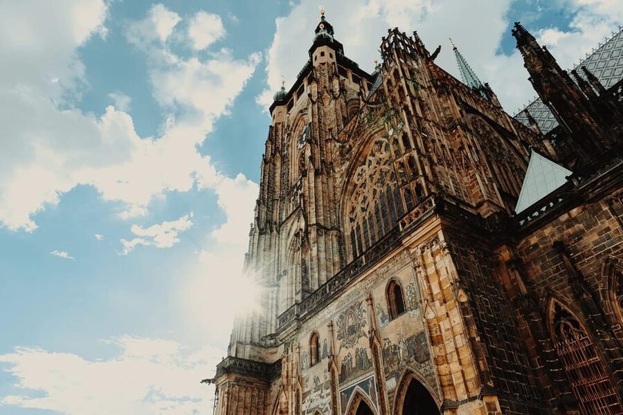 Tour of Prague Castle in italian language ticket included - Why an Italian tour can make Prague Castle easier