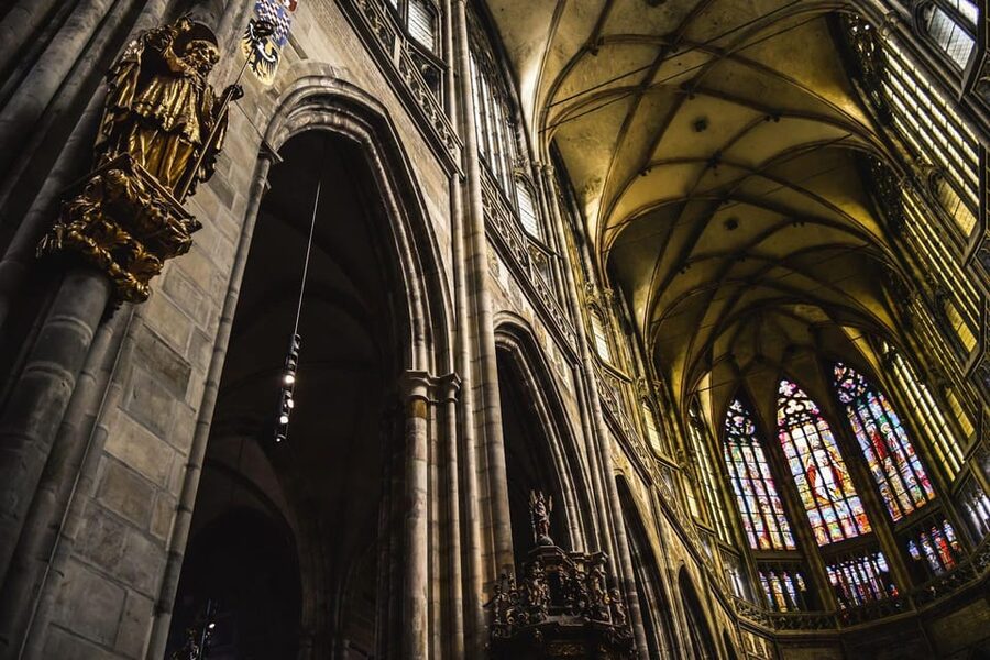 Tour of Prague Castle in italian language ticket included - Golden Lane, small houses with big stories